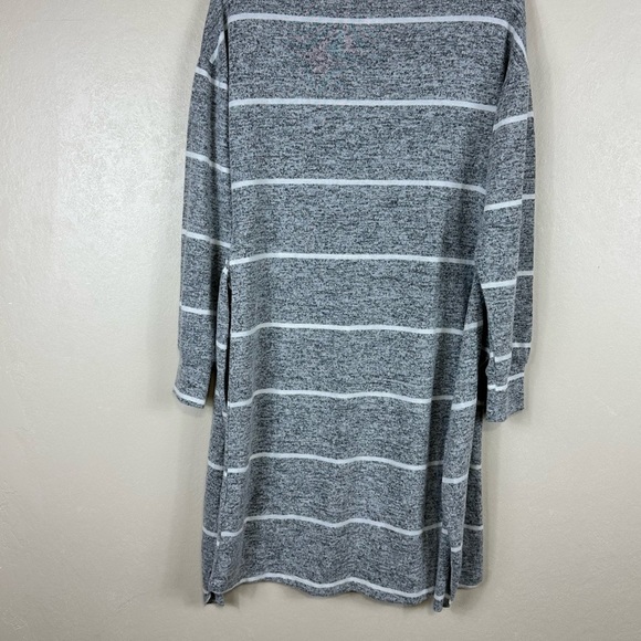 Alison Andrews jersey dress  pit to pit is 18 1-2  length is 35  grey /white - Picture 2 of 7